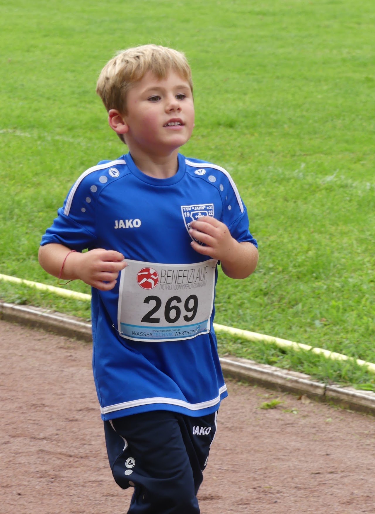 Bild vom 13. Benefizlauf im Jahr 2022. Dies ist das 90. Bild.